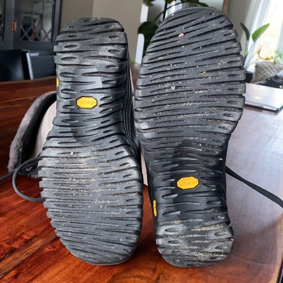 UGG Adirondack Tall Boots - Picture 4 of 4